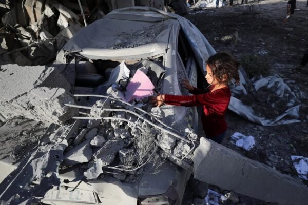 Israeli Strikes Across Gaza Kill 10 People
